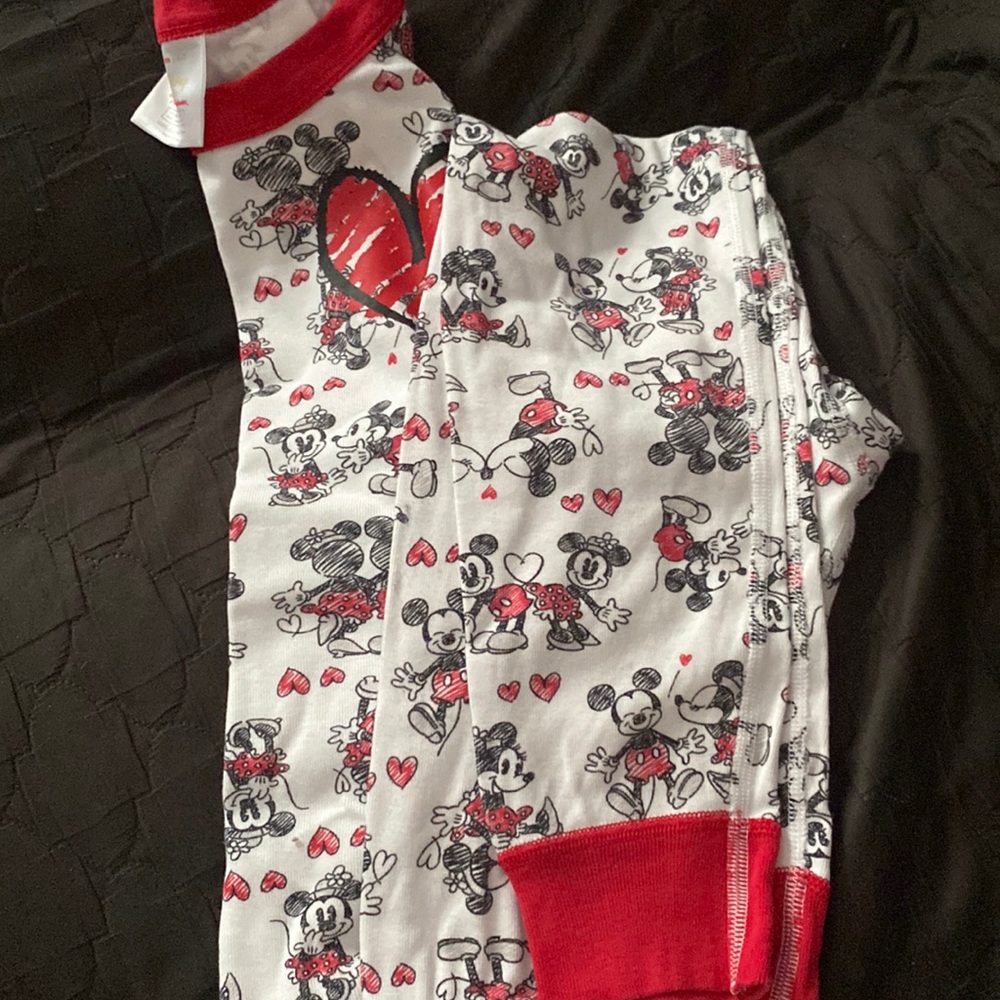 Hanna Andersson Mickey and Minnie Disney pajamas